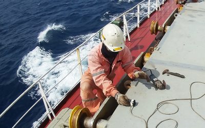 10 Effective Ways Seafarers Stay Connected with Family